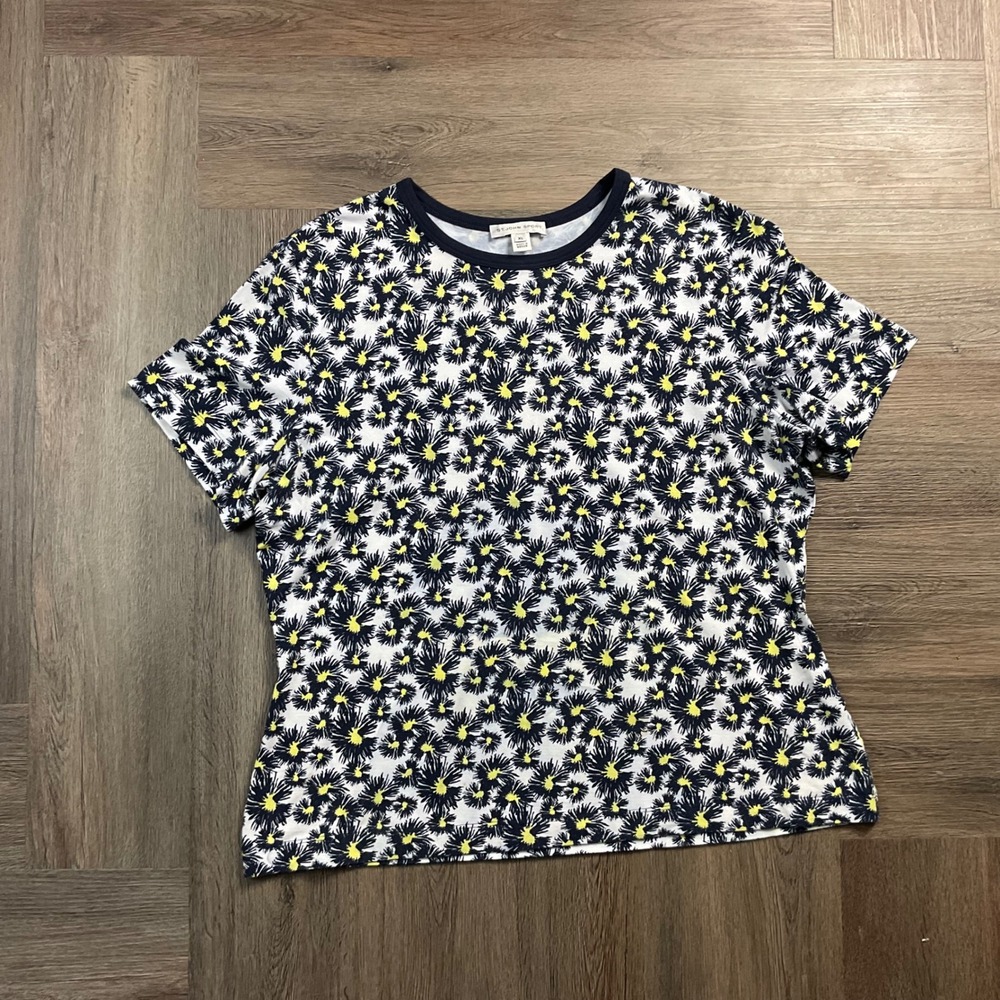 St John Sport Daisy Floral Short Sleeve Tee Top Women XL Navy Blue Yellow Preppy